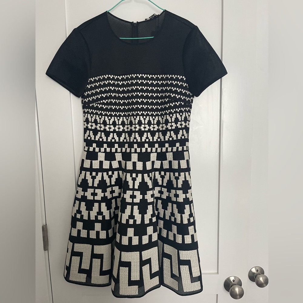 DKNY black and white dress size 6US (Size 10 UK)